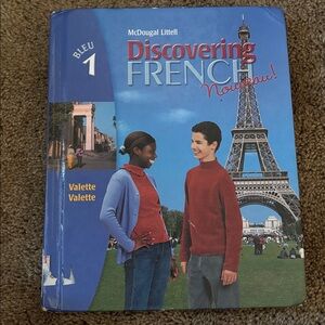 Discovering French Nouveau Textbook